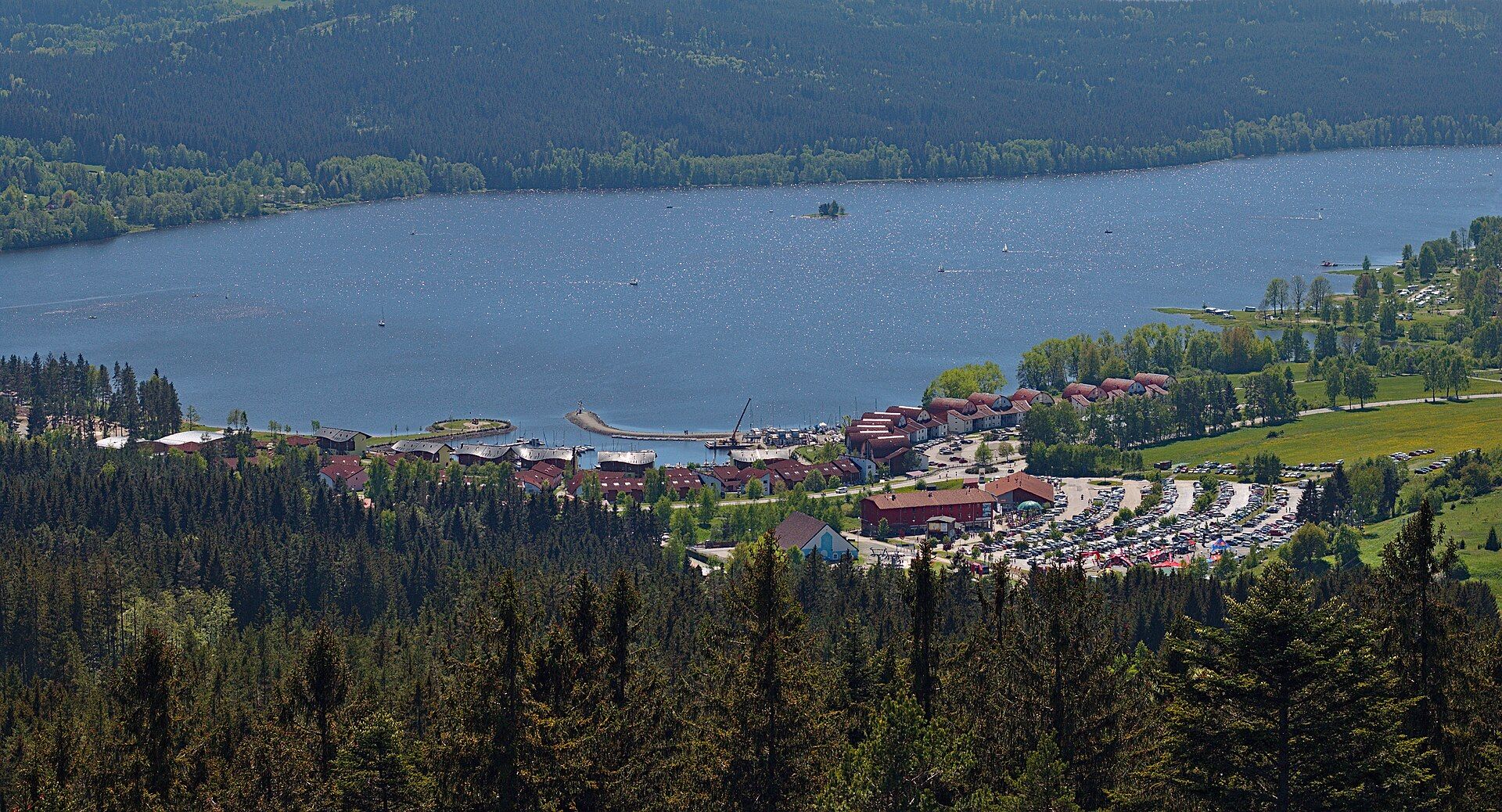 Lipenské jezero a Lipno nad Vltavou z výšky